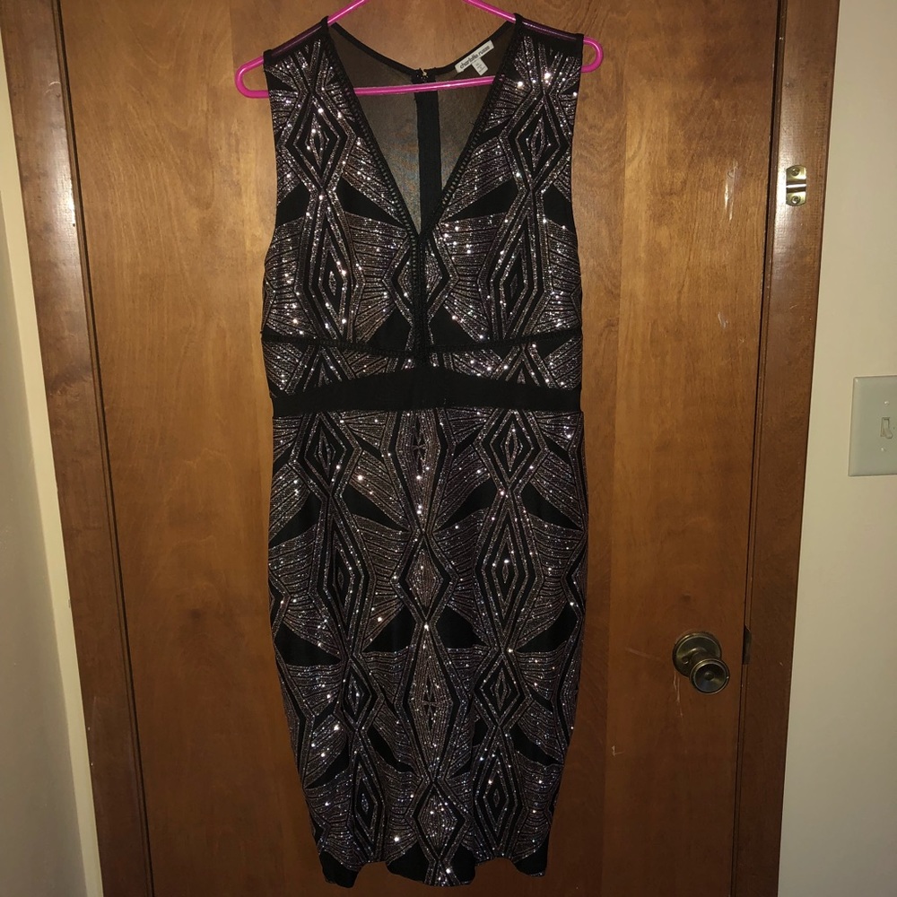 Sparkling body-con dress